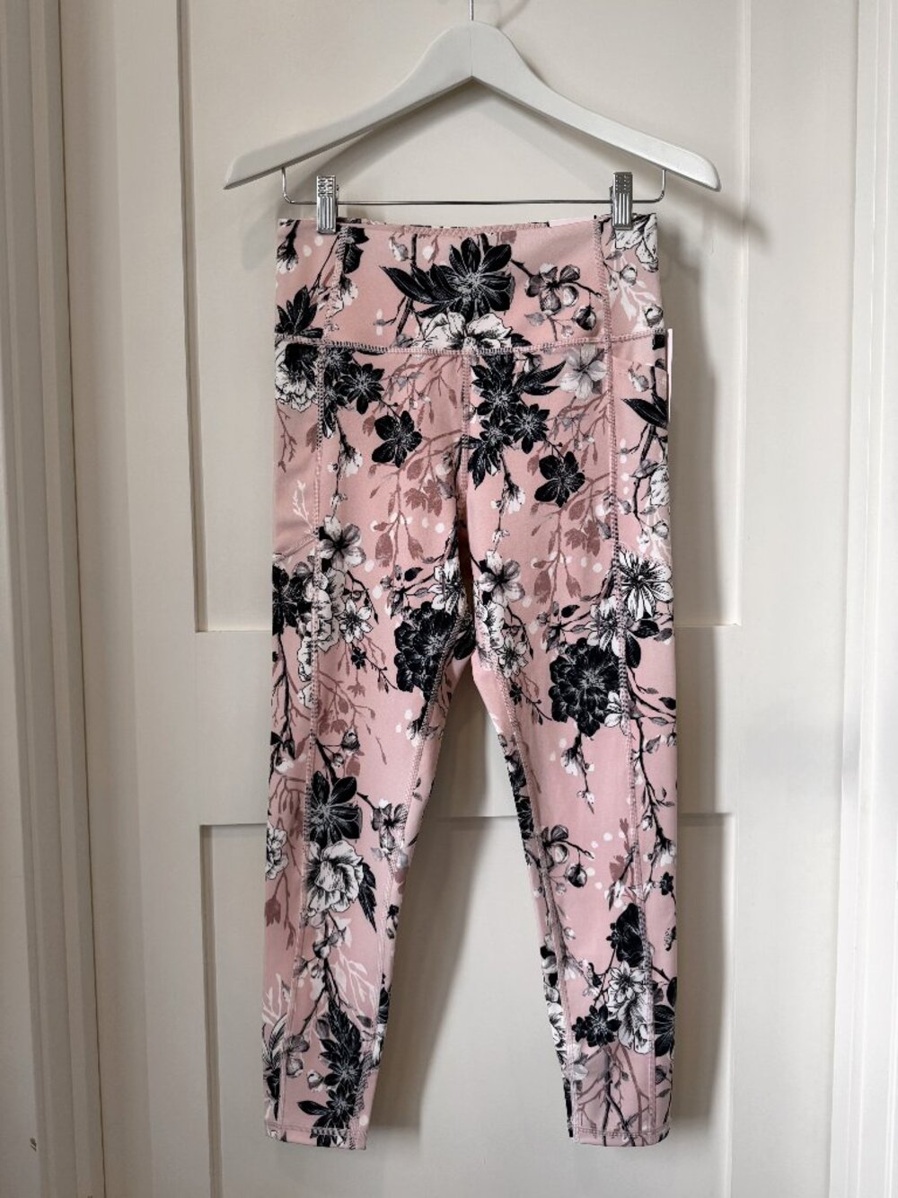 Victoria's Secret Sport Incredible Essential Legging - Floral - NWT - Size 10